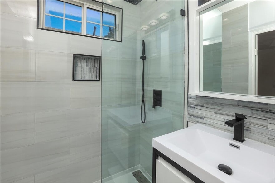 2nd Bathroom - 2350 Malcolm Ave