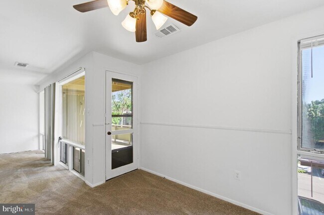 Building Photo - 7116 Donnell Pl