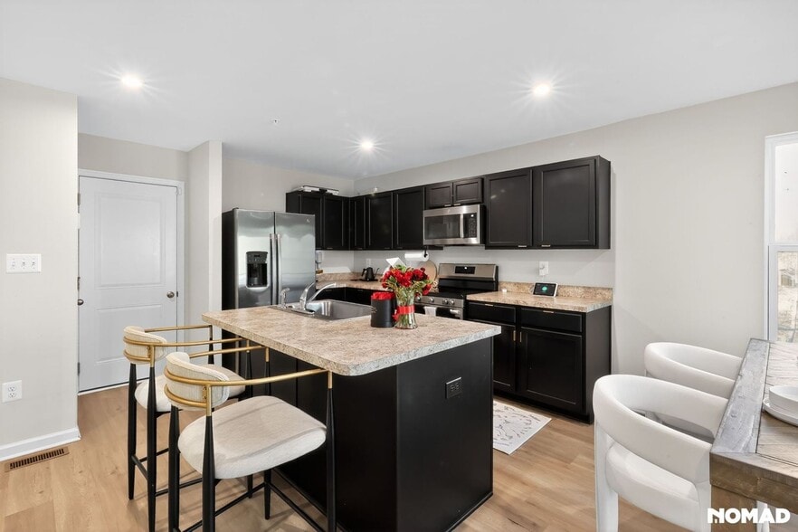 Building Photo - 41 Teatree Ln