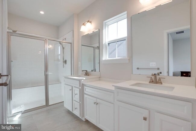 Building Photo - 4468 Sulford Ter