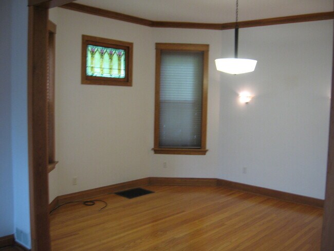 Building Photo - 3916 N Kildare Ave