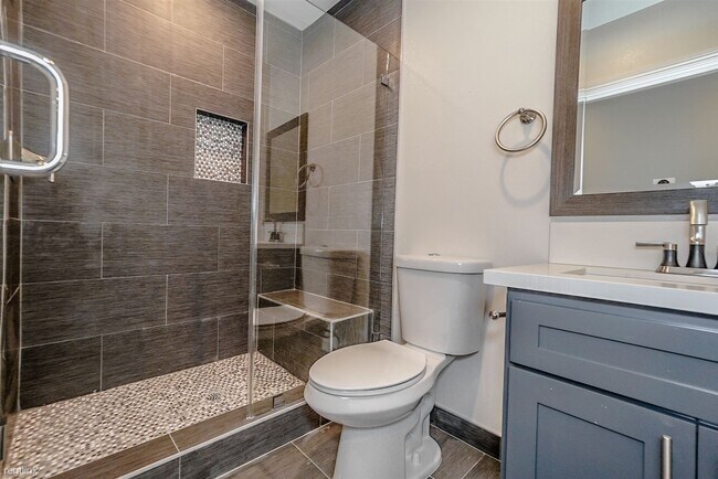 Building Photo - 4 br, 4 bath Duplex - 4508 Esmeralda Stree...