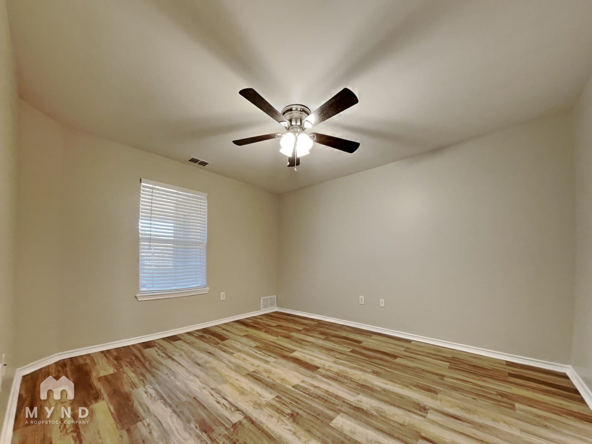 Building Photo - 311 N Chicago Ave