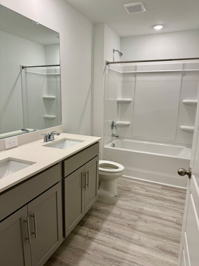 Building Photo - 4233 Foxway Dr