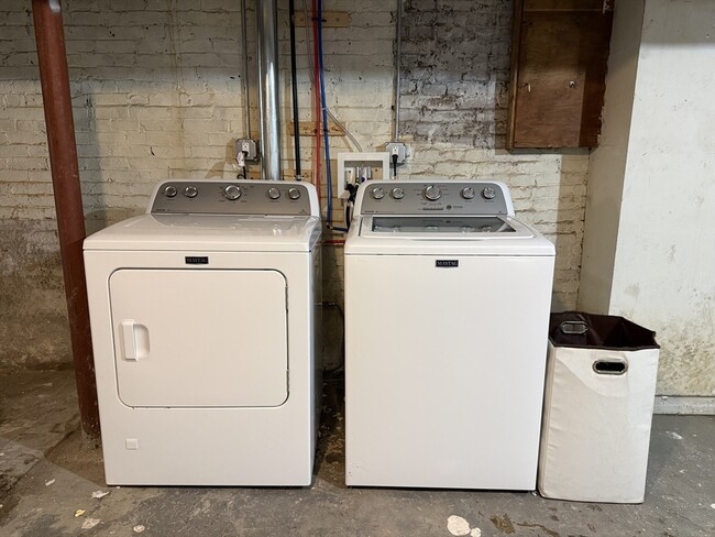 Building Photo - 172 Auburn St