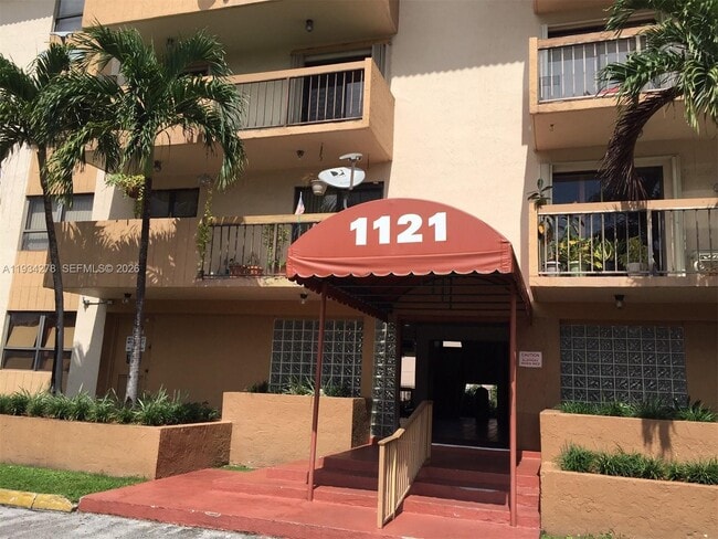 Building Photo - 1121 SW 122nd Ave