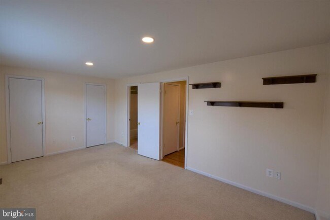 Building Photo - 6605 Briarleigh Way
