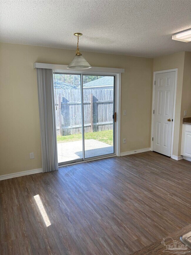 Building Photo - 1006 Antigua Cir