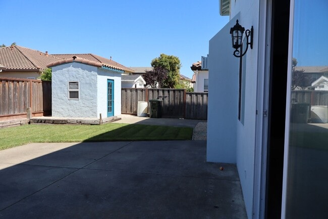 Building Photo - Spacious 5 Bedroom 3 Bath home in Harden Ranch