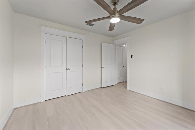 Building Photo - 1430 Suffield Ct
