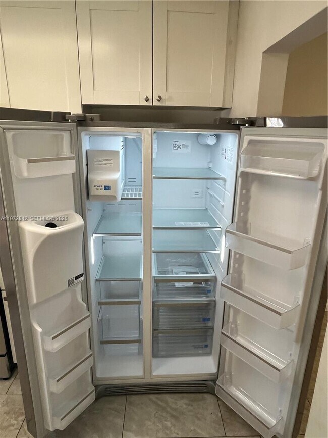 Building Photo - 1958 Monroe St