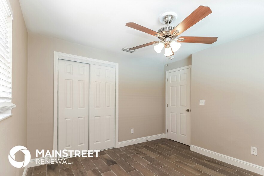 Building Photo - 928 SE 35th St