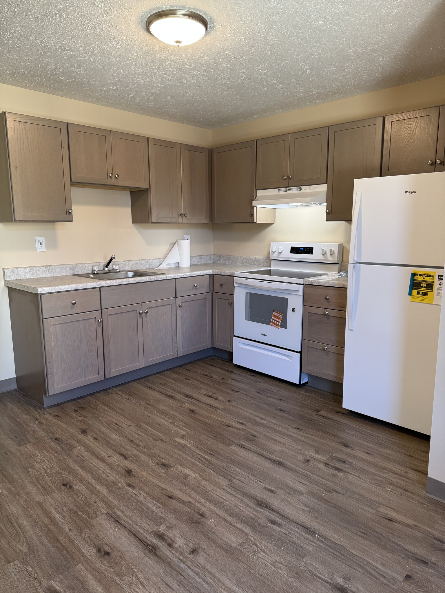 Kitchen - 834 Evergreen Ave