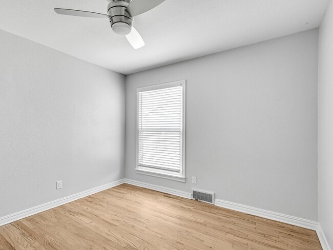 Building Photo - Beautiful Home Just Minutes from the OU Campus!