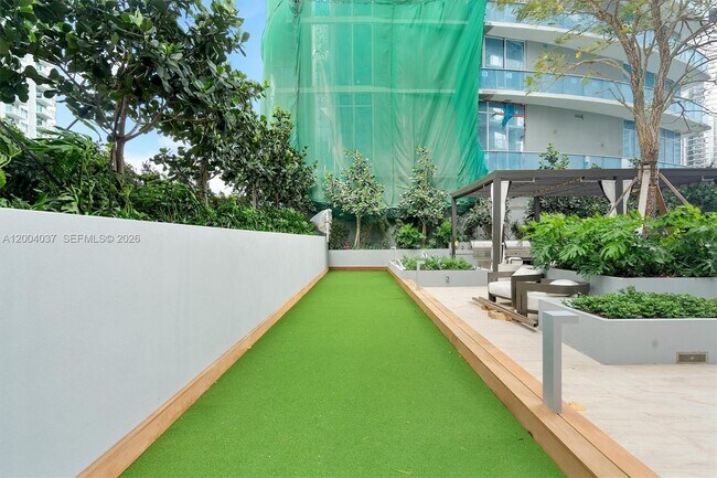 Building Photo - 77 SE 5th St