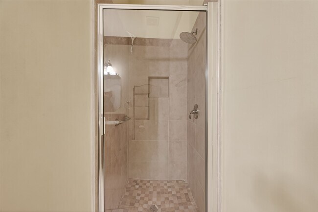 Building Photo - 3815 Pine Forest Green Blvd