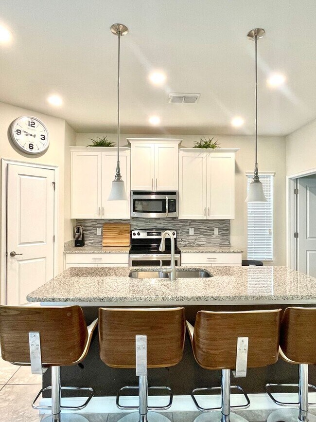 Building Photo - Available Move In 06/01! - Beautiful 3 Bed...