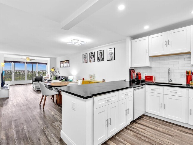 Building Photo - 2661 S Course Dr