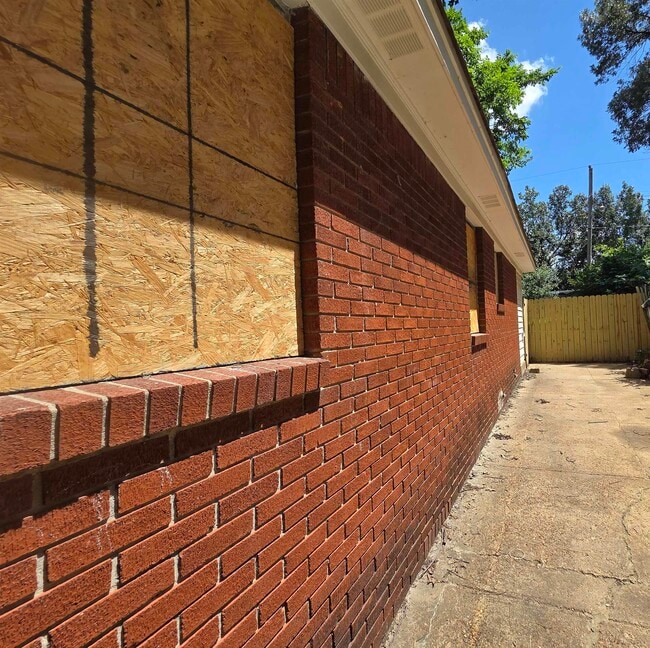 Building Photo - 4723 Wooddale Ave