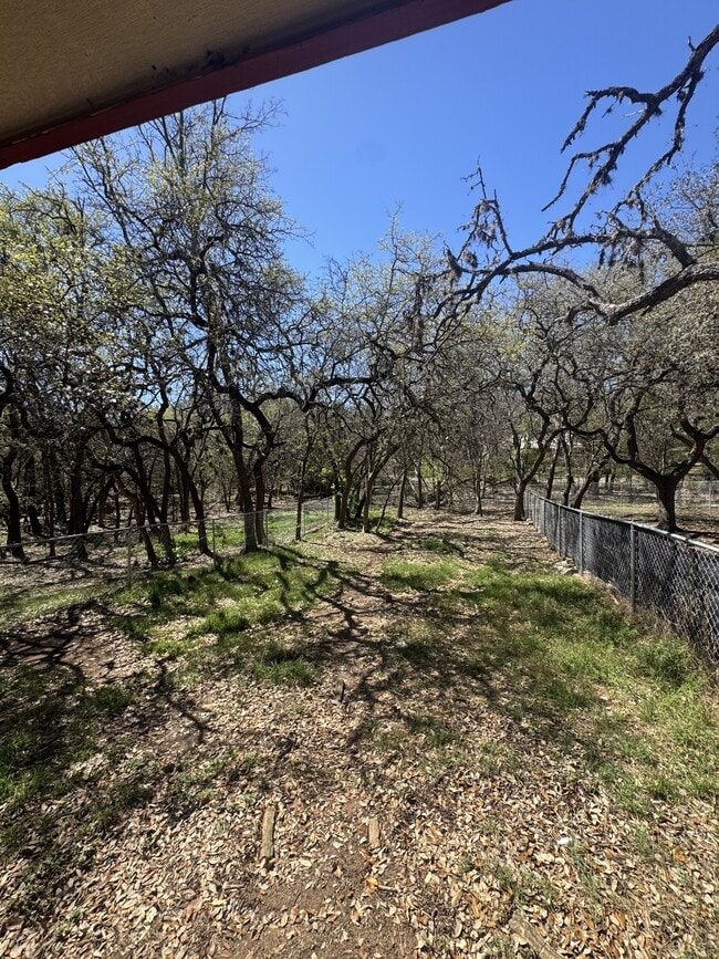 Building Photo - 405 Whitetail Dr