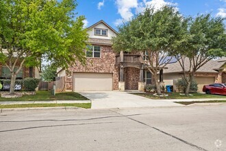 Building Photo - 5 Bedroom/3.5 Bath Saddle Creek Subdivision