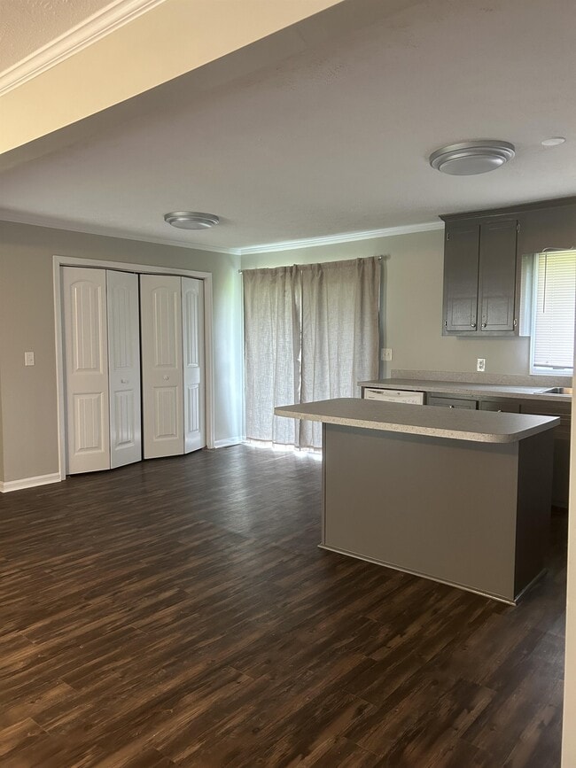 Building Photo - 2515 Reta St