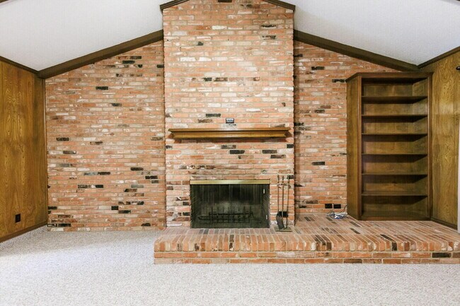 Building Photo - 3406 65th Dr