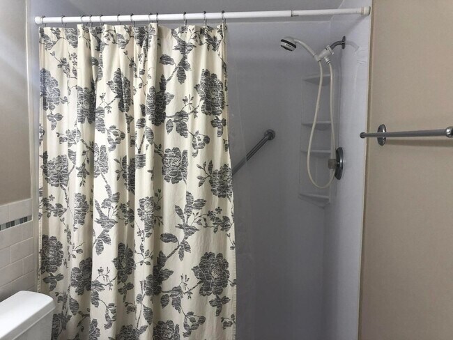 Building Photo - 698 NE Spanish River Blvd