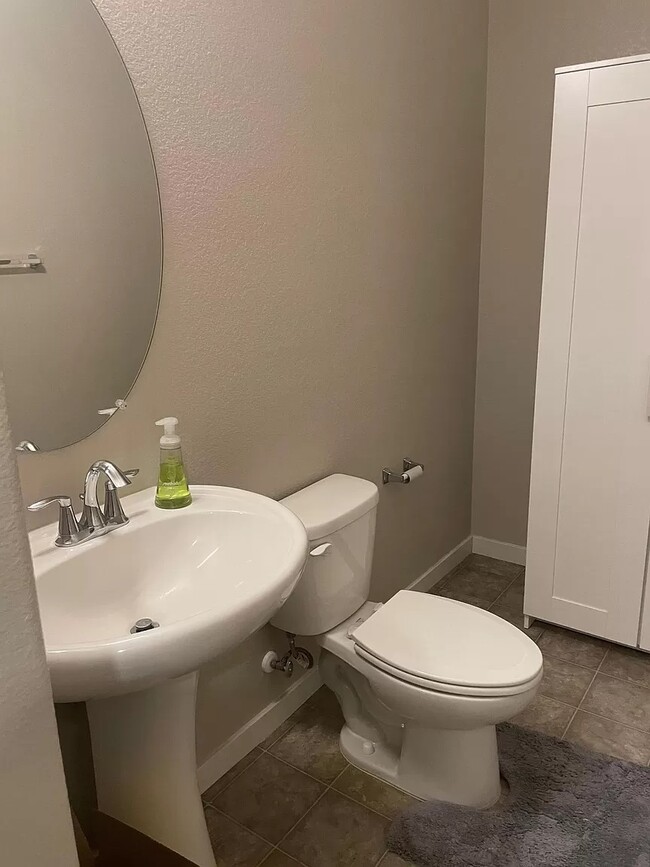 Half Bath - 10960 International Dr