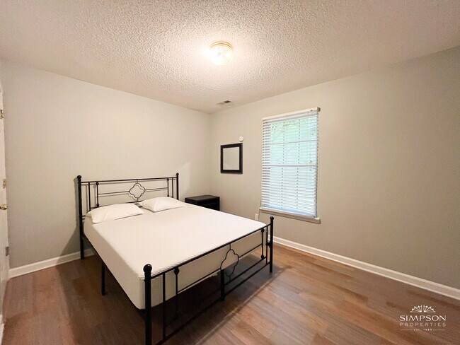 Building Photo - 6238 King George Dr