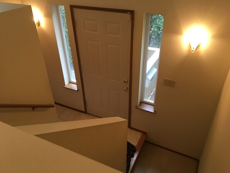 Split entry - view from main floor - 610 Glen St