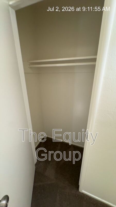 Building Photo - 529 E Kaweah Ave