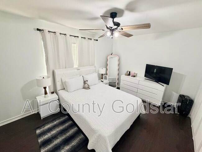 Building Photo - 5815 Spearman Cir