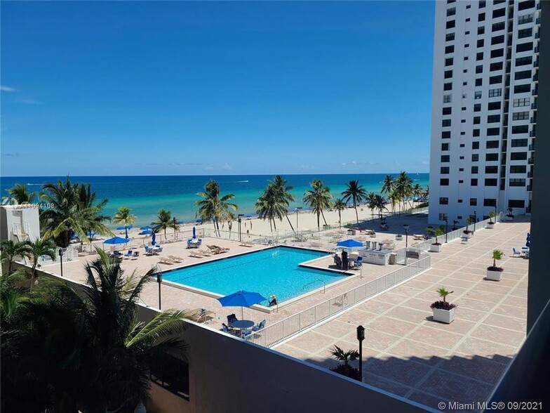 Building Photo - 2101 S Ocean Dr