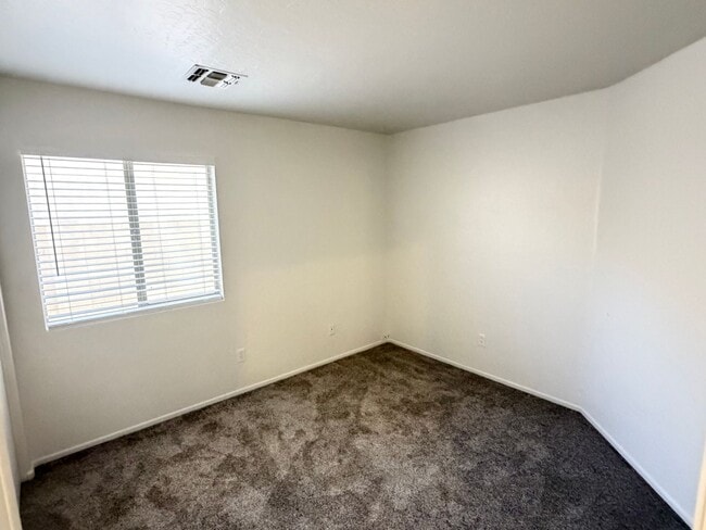 Building Photo - Gilbert 3 Bed, 2 Full Bath Single Story Home