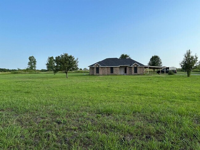 Building Photo - 838 Savage Rd