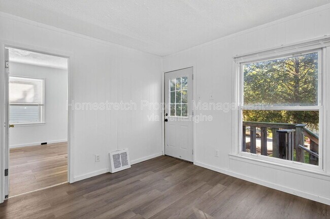 Building Photo - 6166 Emerald Ave