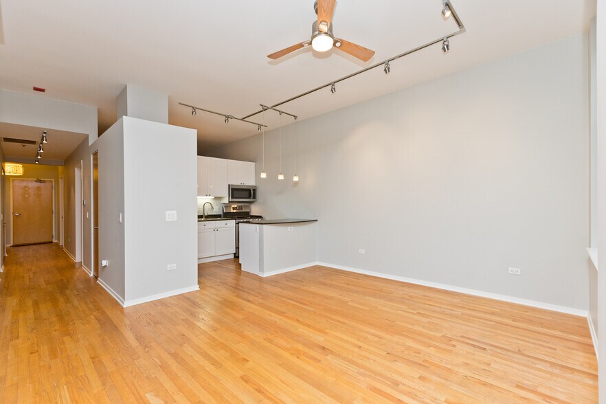 Building Photo - 1201 W Adams St