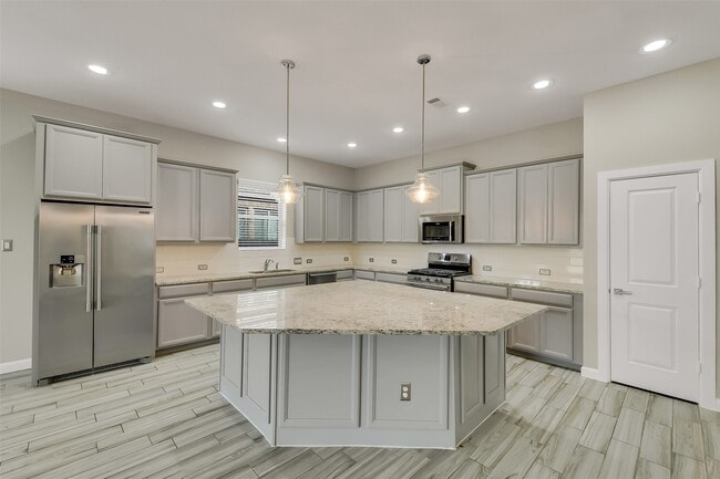 Building Photo - 31778 Twin Timbers Ln