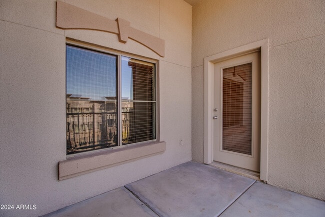 Building Photo - 5450 E Deer Valley Dr