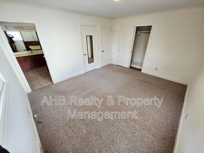 Building Photo - 3261 Alamance Rd