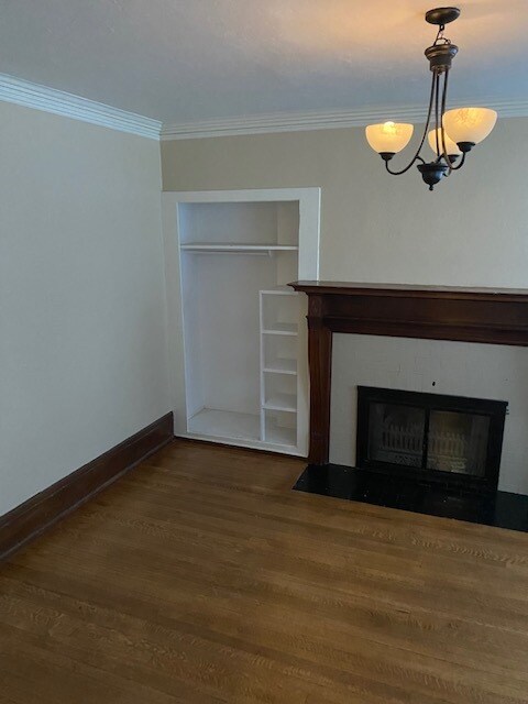 Building Photo - Gorgeous 2 bedroom, 1 bath apartment in Shields Mansion in the historic Old North End