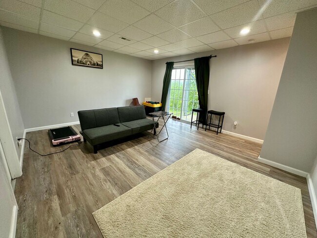 Building Photo - 301 Carmel Valley Way