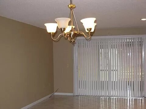 Building Photo - 2929 W Oak Ridge Rd