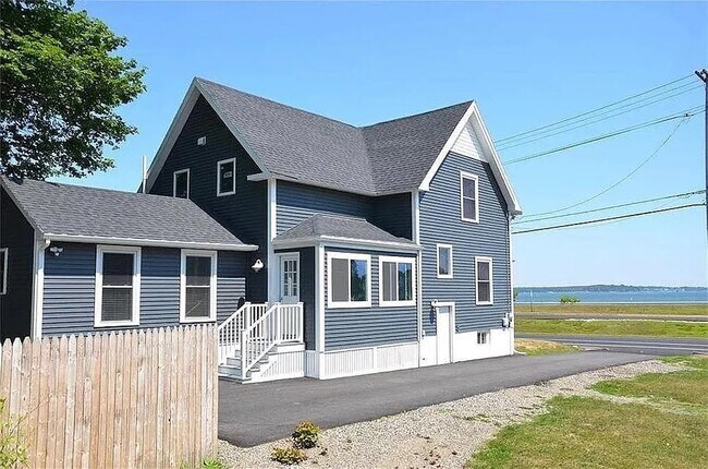 Building Photo - 220 Veranda St