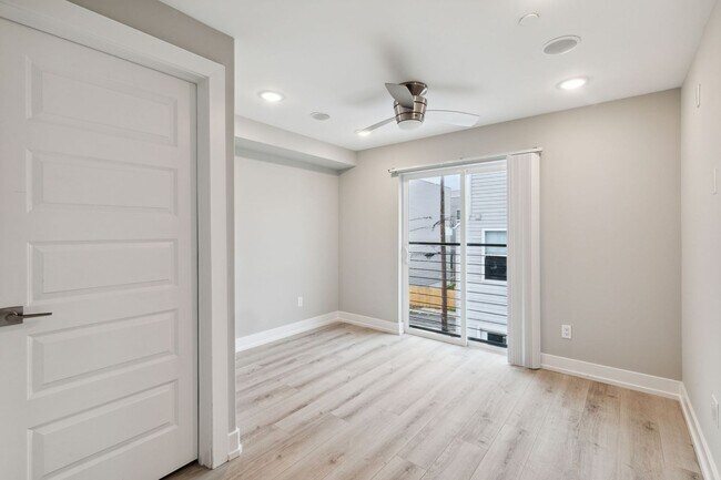 Building Photo - 2408 N Mascher St
