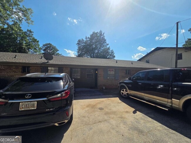 Building Photo - 897 6 Oaks Cir