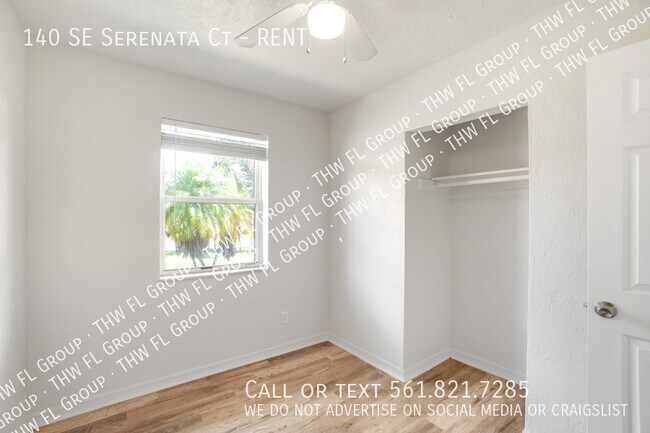 Building Photo - 140 SE Serenata Ct
