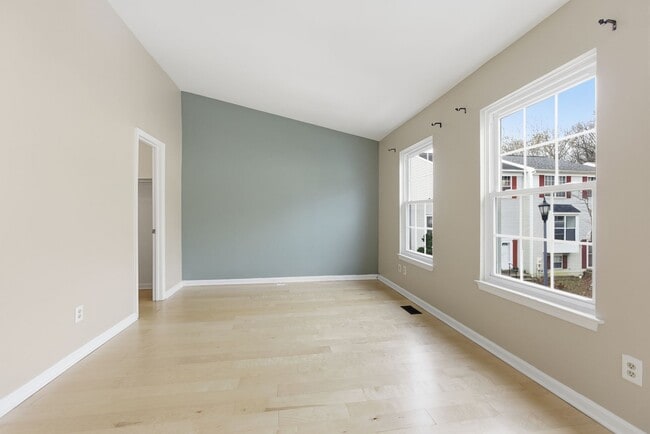 Building Photo - Lovely 3 BR/1.5 BA Townhome in Bowie!