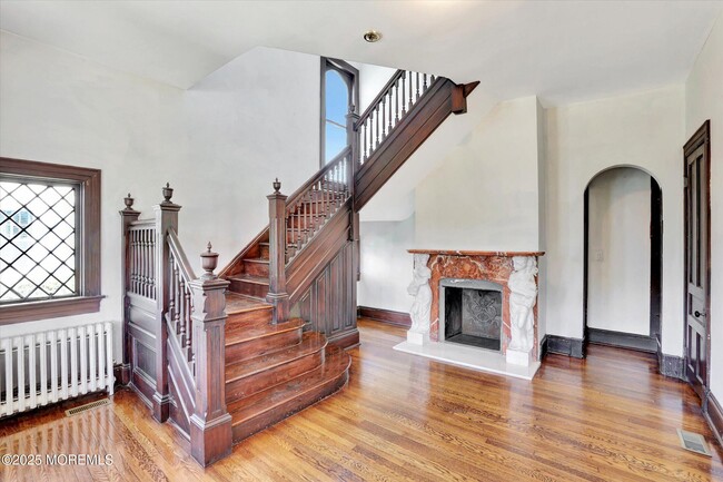 Building Photo - 307 Spier Ave